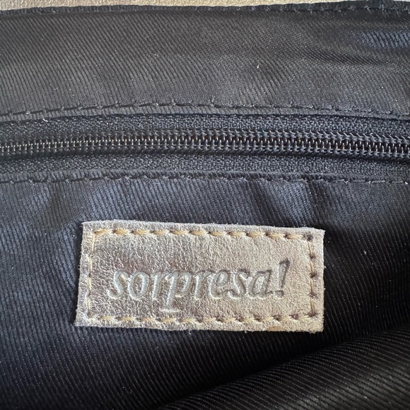 Sorpresa! Women's Silver Foil Finish 100% Leather Clutch Purse Bag - Picture 6 of 6